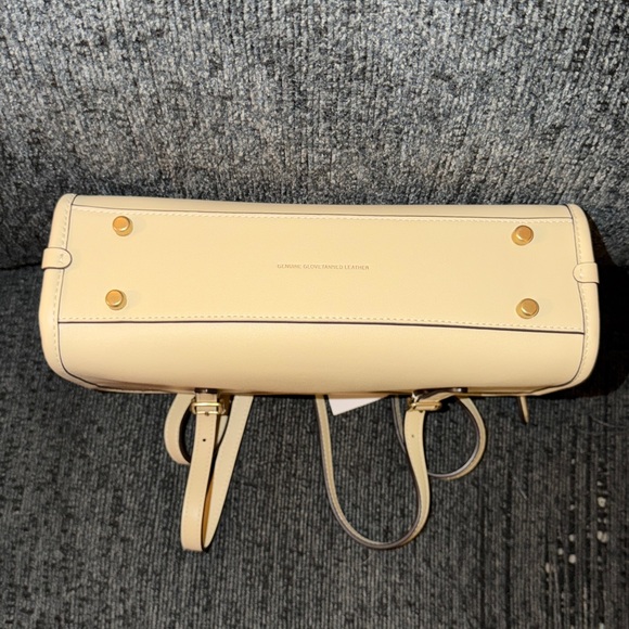 Coach Swing Zip Bag Full Size in Brass/Moonlight Glovetanned Leather NWT - Picture 4 of 16